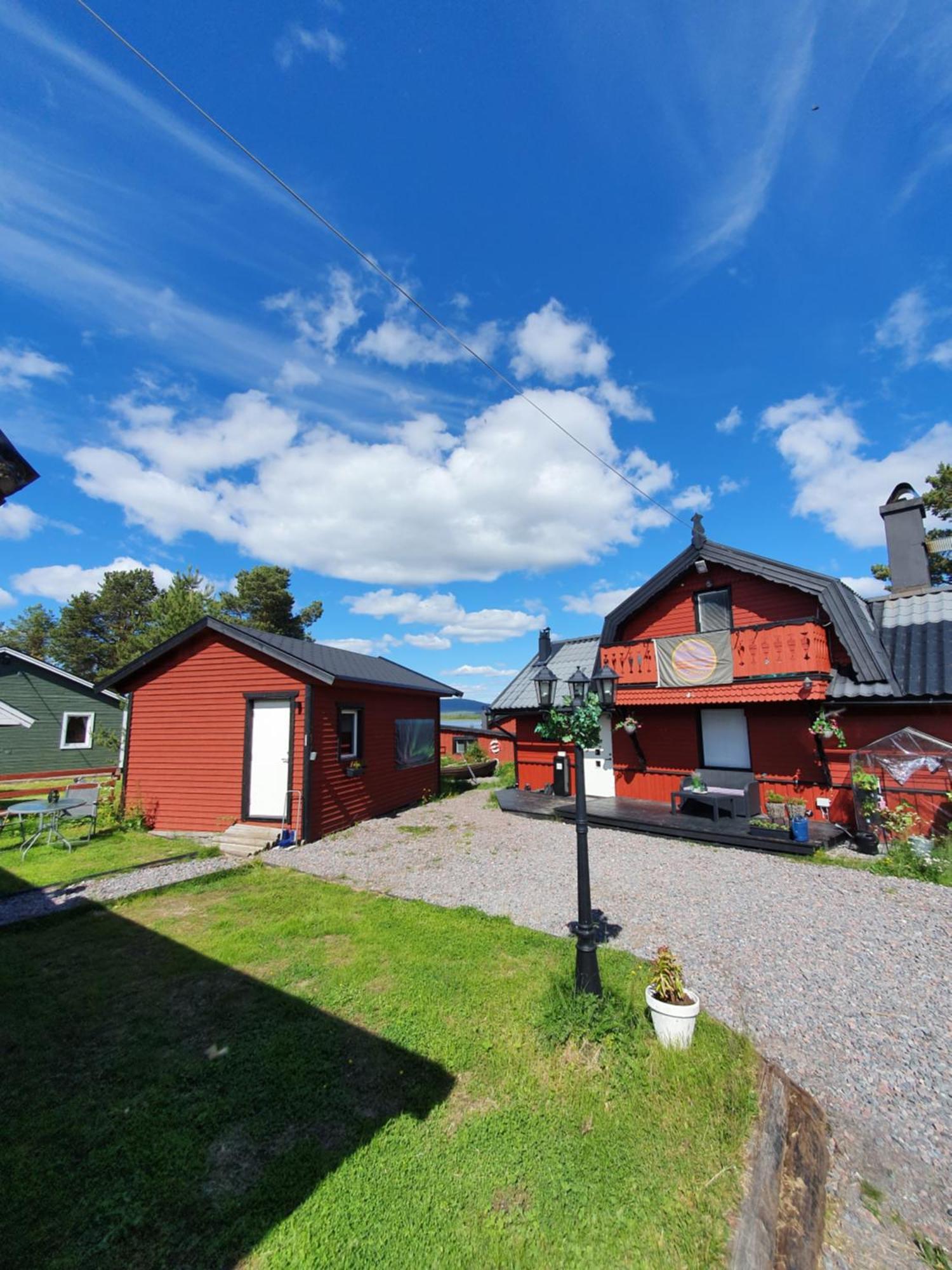 Camp Caroli Wooden Cabins Юккасъярви Экстерьер фото
