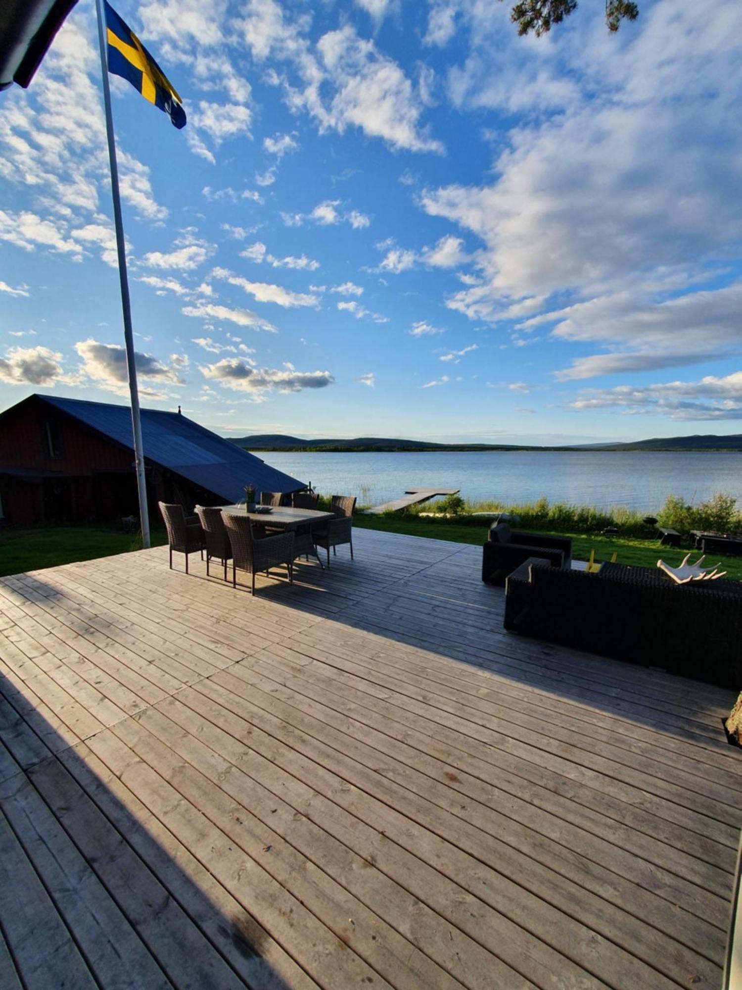 Camp Caroli Wooden Cabins Юккасъярви Экстерьер фото