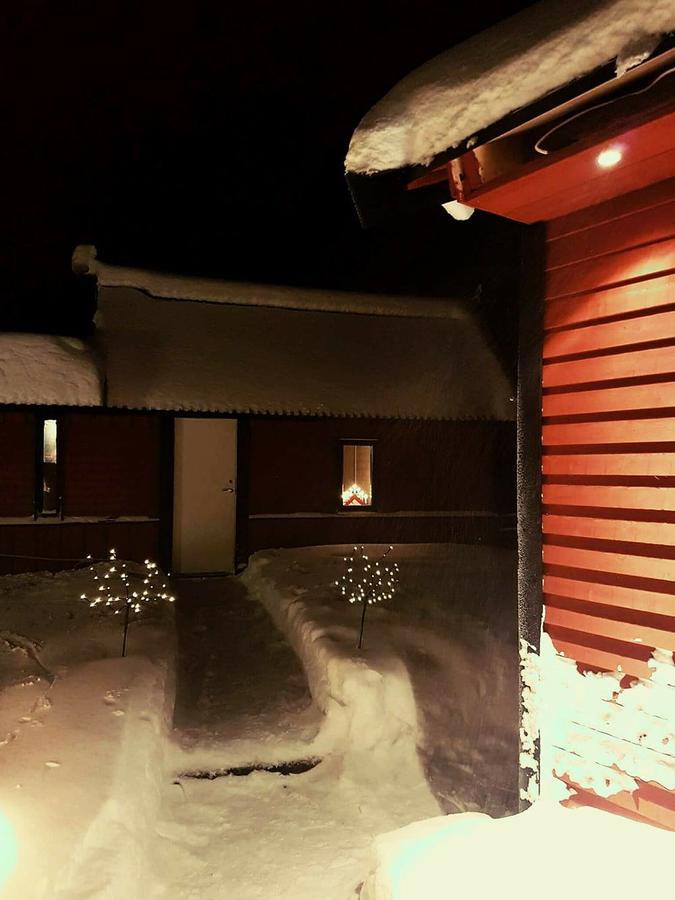Camp Caroli Wooden Cabins Юккасъярви Экстерьер фото