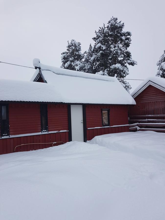 Camp Caroli Wooden Cabins Юккасъярви Экстерьер фото