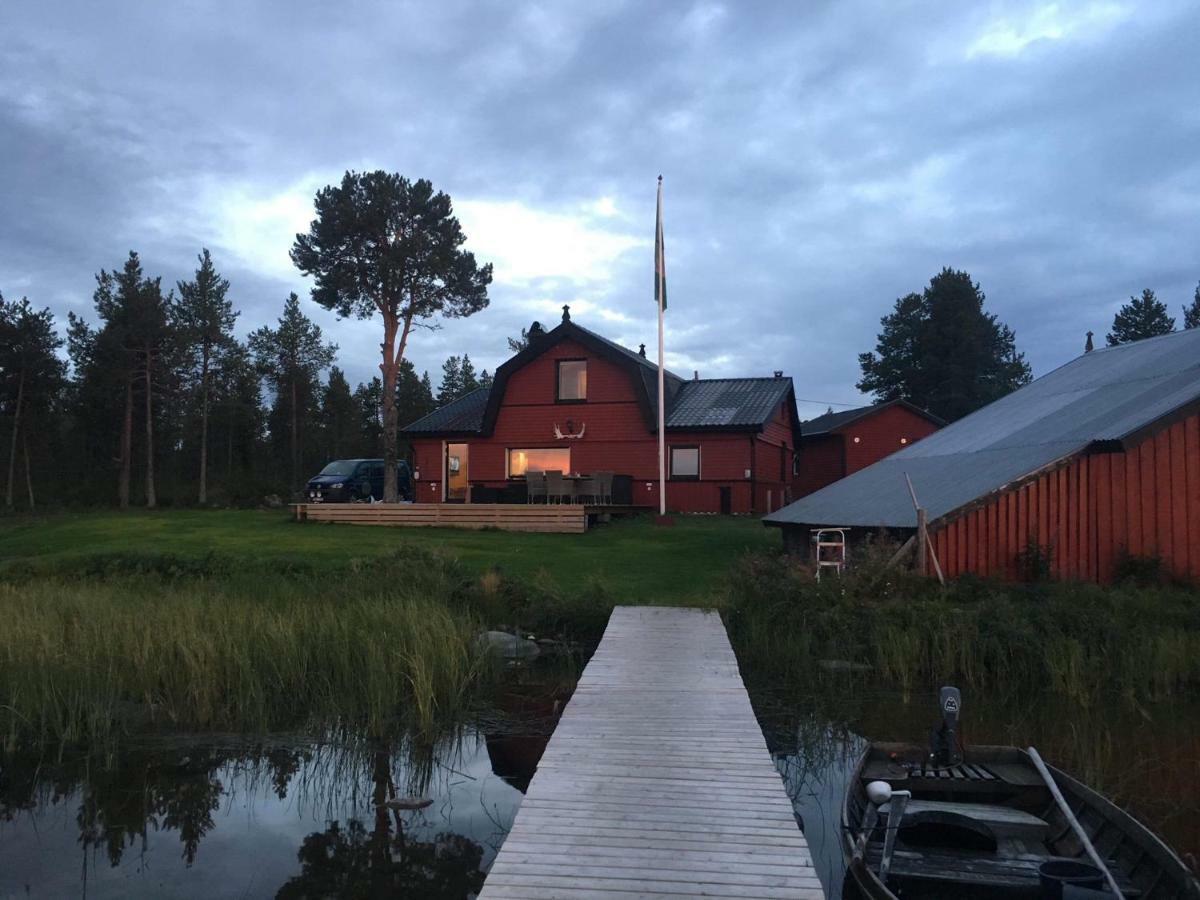 Camp Caroli Wooden Cabins Юккасъярви Экстерьер фото